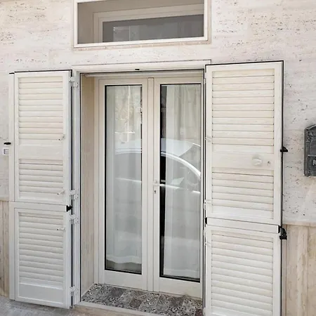 Wepuglia - Donna Lisa Polignano a Mare
